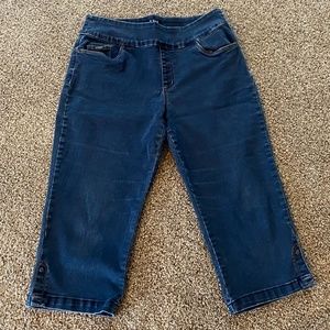 Woman's Cropped Blue Jeans